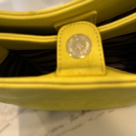 Stunning  maze color leather bag with pony hide sides and adjustable strap💕💕 - Picture 15 of 16